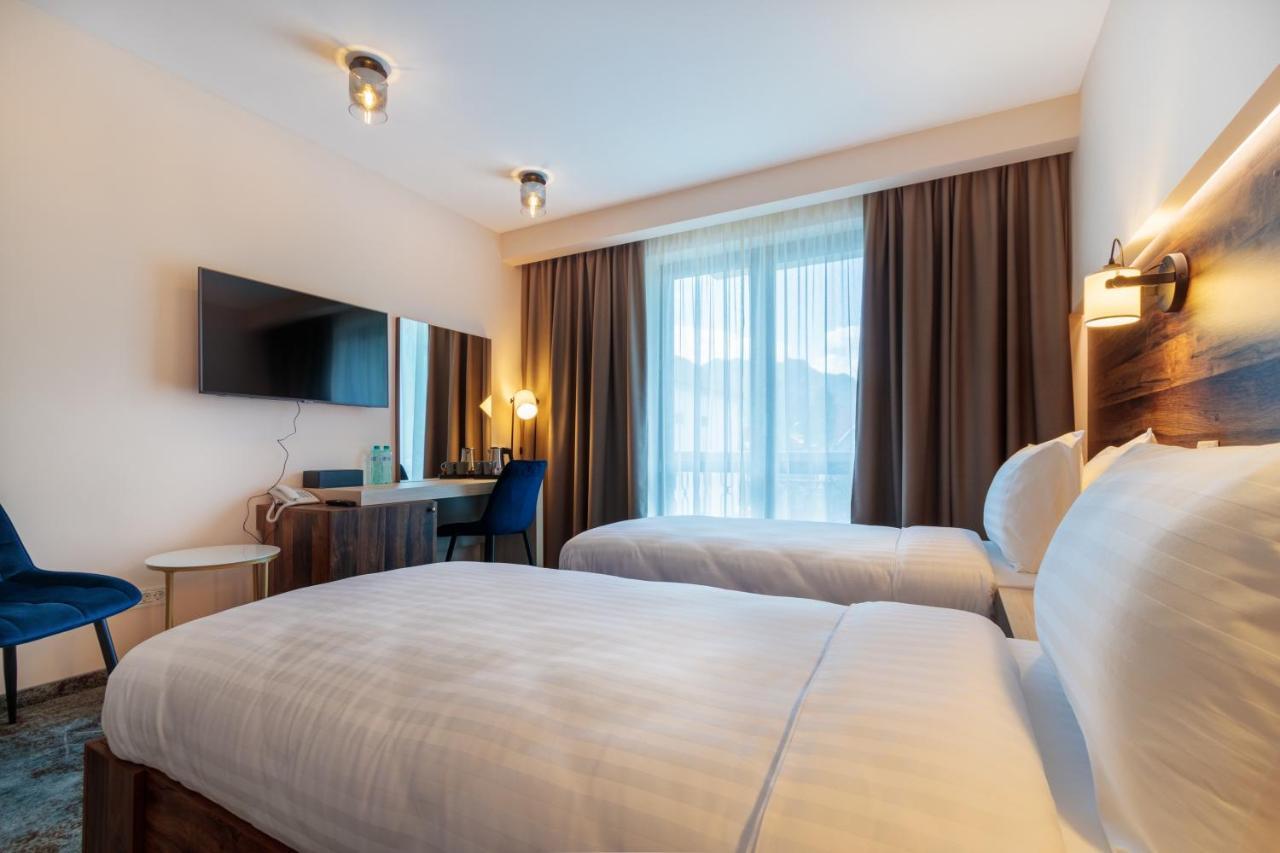 RIVER Hotel Călimăneşti Buitenkant foto