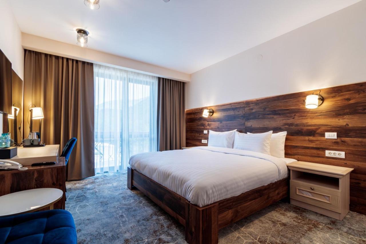 RIVER Hotel Călimăneşti Buitenkant foto