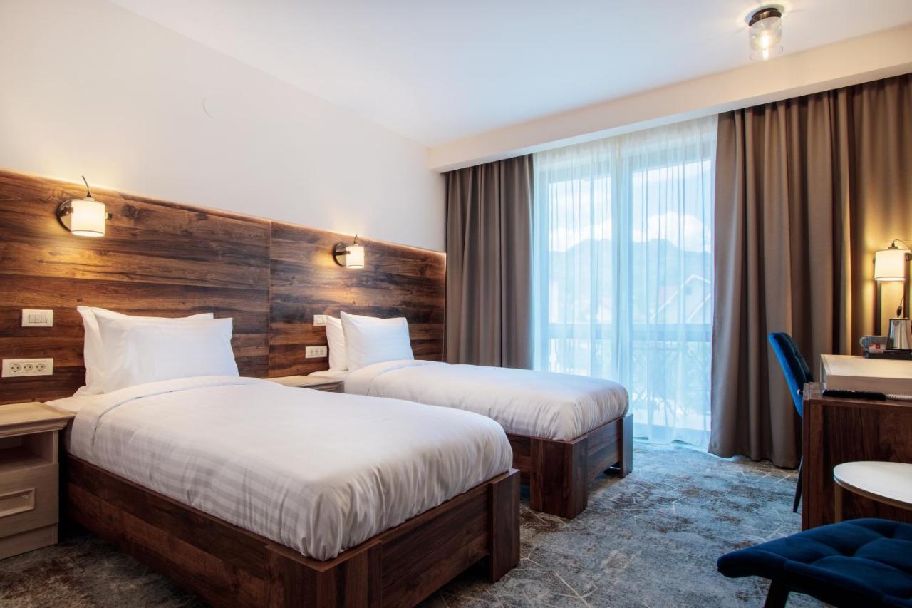 RIVER Hotel Călimăneşti Buitenkant foto
